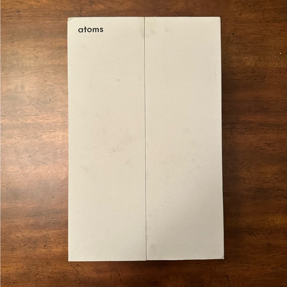 LNIB Atoms Model 000 - White - M11.5 - Picture 6 of 8